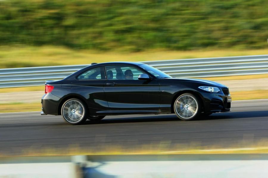  BMW M235i Track Edition 2014 года  (фото 17 из 30)